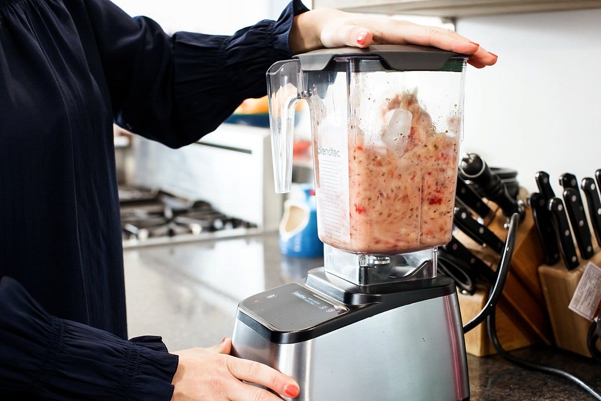 Liz blending a smoothie