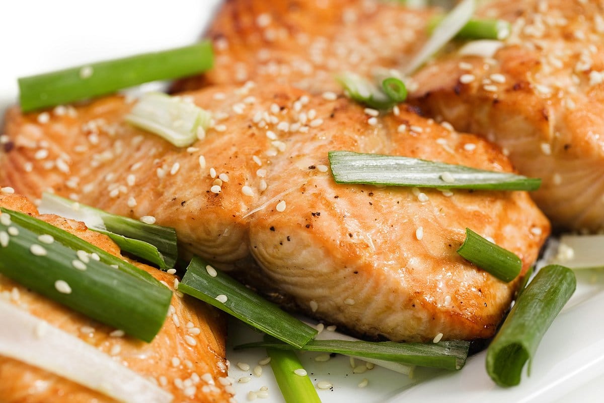 sweet and spicy baked salmon with sesame seed and green onions