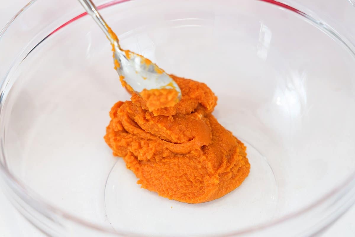 Pumpkin purée for healthy pumpkin recipes.