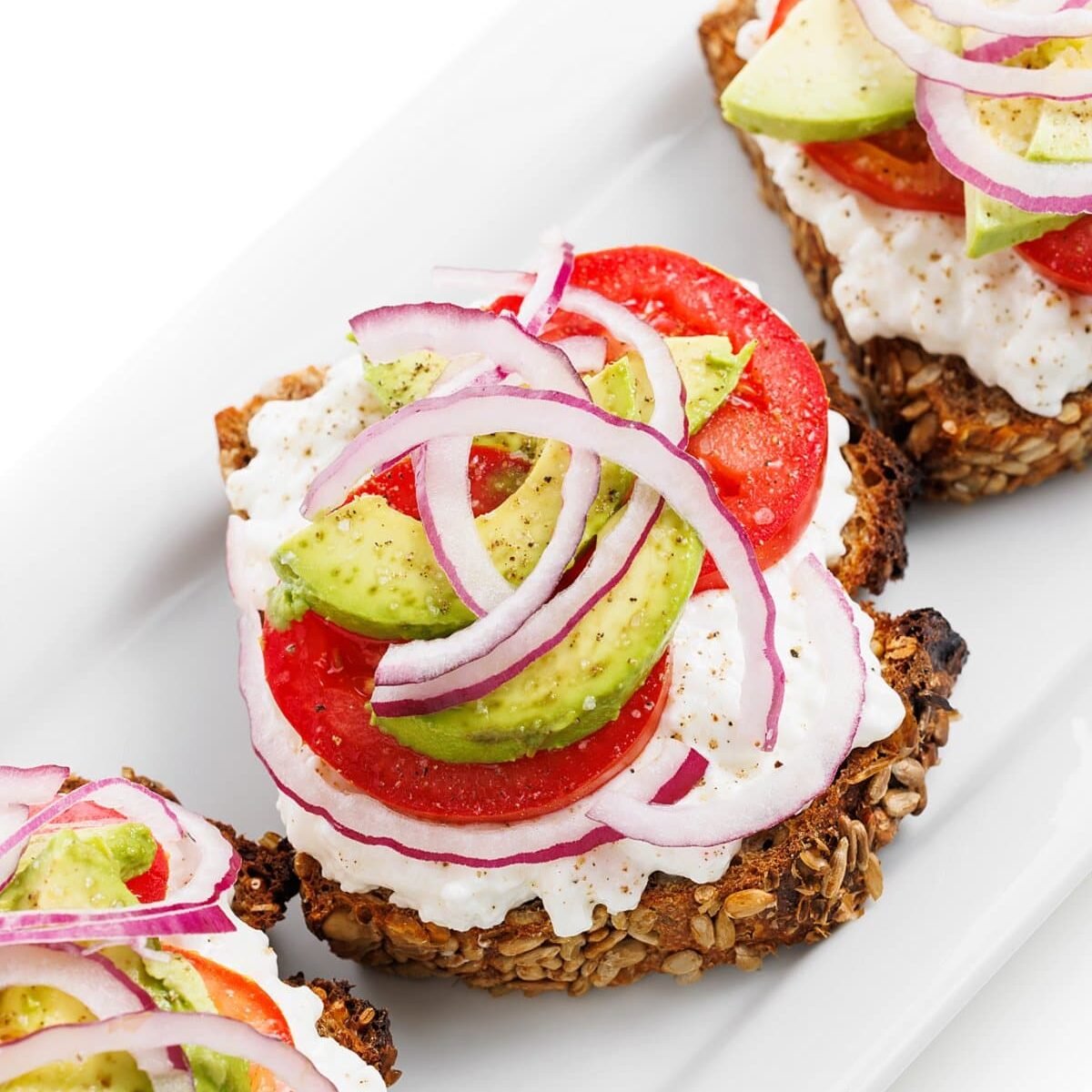 Avocado Toast with Cottage Cheese & Tomatoes