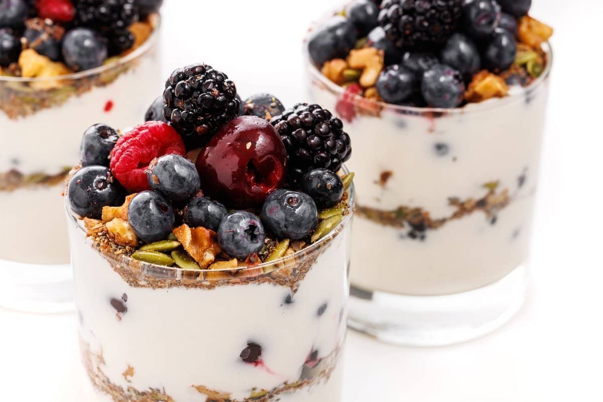 Healthy make-ahead breakfasts- parfait.