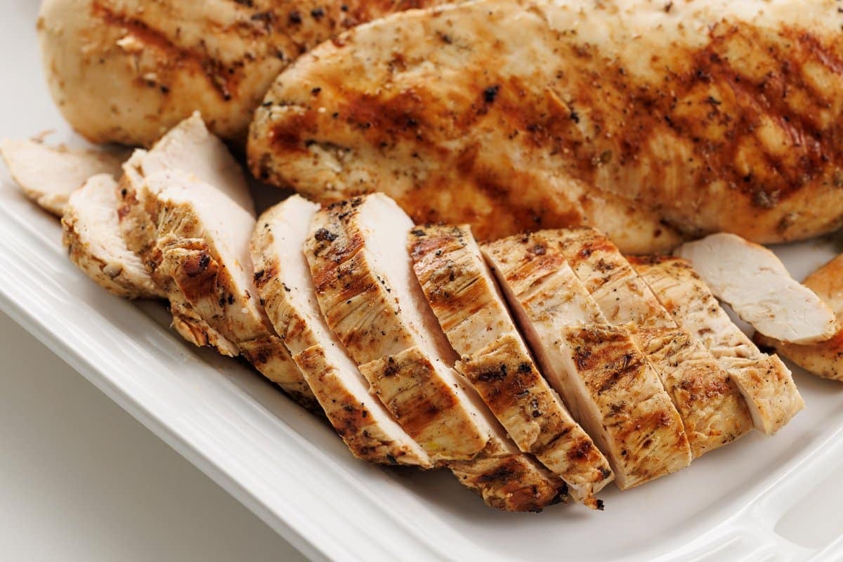 Sliced za'atar spiced grilled chicken.