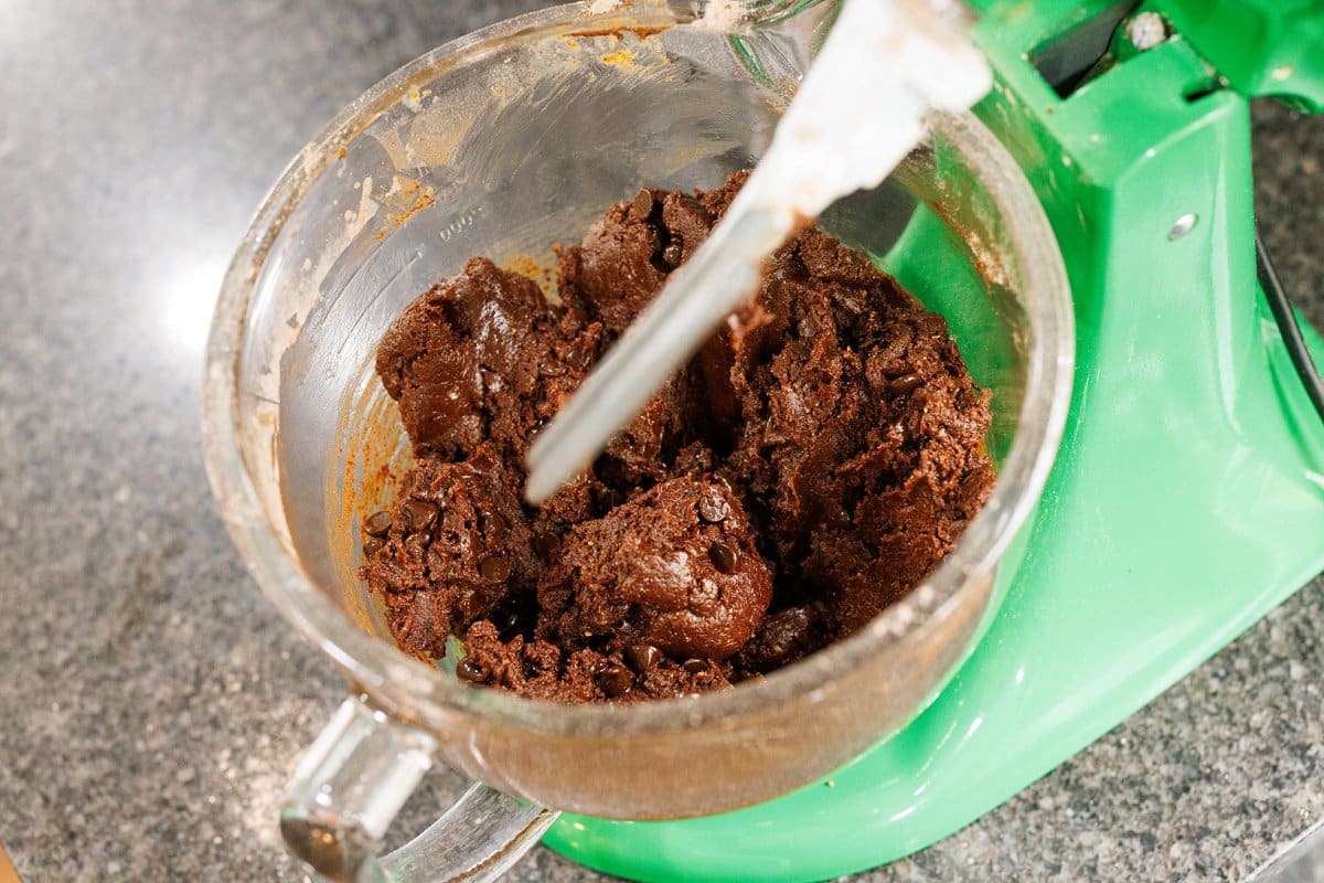 Mixing chocolate cookie brownie better in the bowl of a stand mixer.